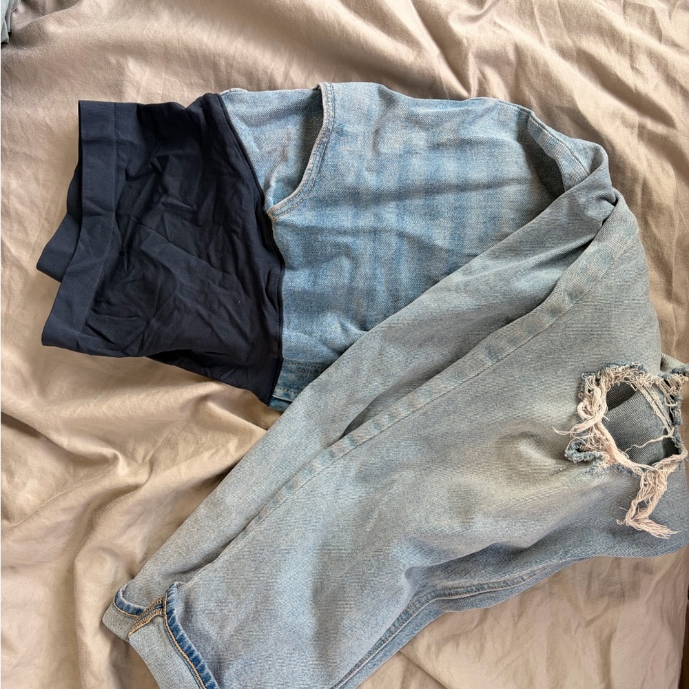 Old navy maternity jeans Light Wash Distressed Denim